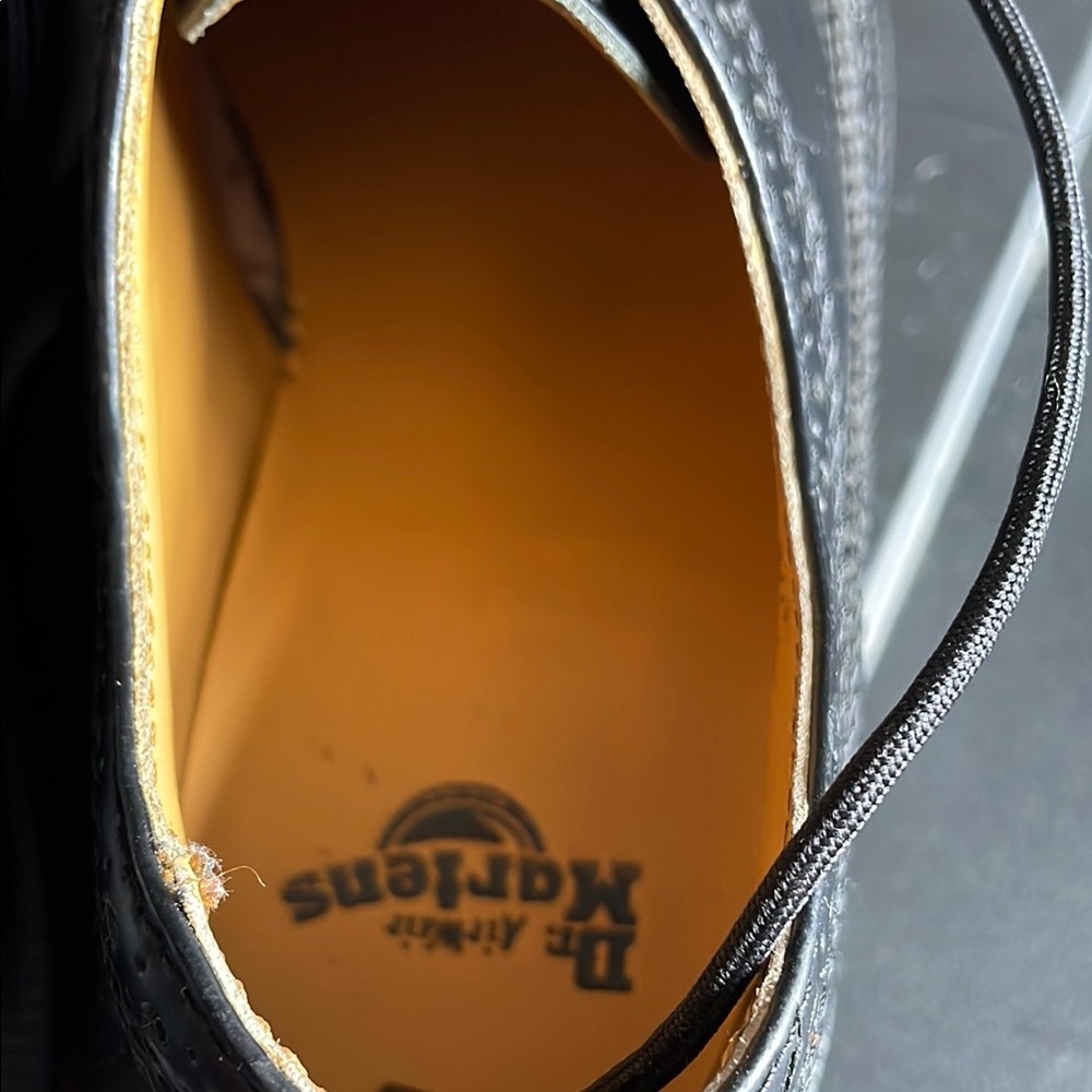 Dr. Martens Men's 3989 Brogue Lace Up Shoes - Picture 5 of 9